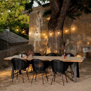 amandari svietidlo light my table outdoor vincent sheppard, svietidlo nad stôl, exteriérová svetelná reťaz, dizajnová svetelná reťaz, dizajnové svietidlá, svetelná reťaz outdoor, svetelná reťaz nad stôl indoor, dizajnové svietidlá na reťazi, záhradné svietidlo, jedálenské svietidlo
